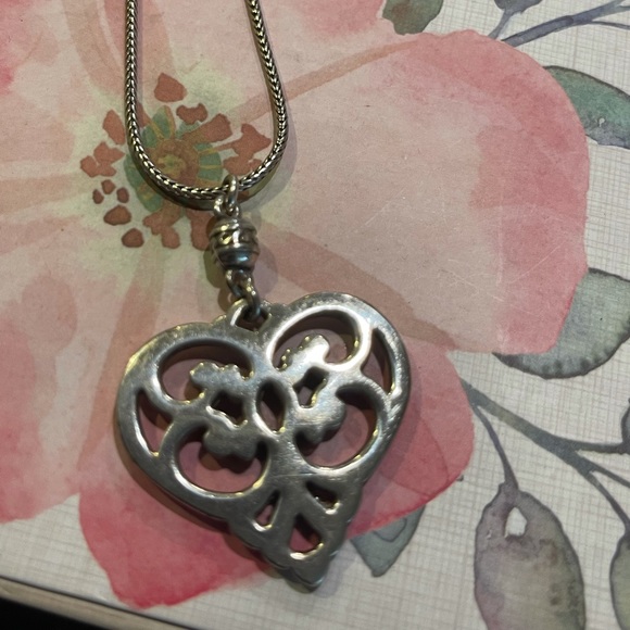 BRIGHTEN 20-24in Heart necklace perfect condition. - Picture 2 of 7